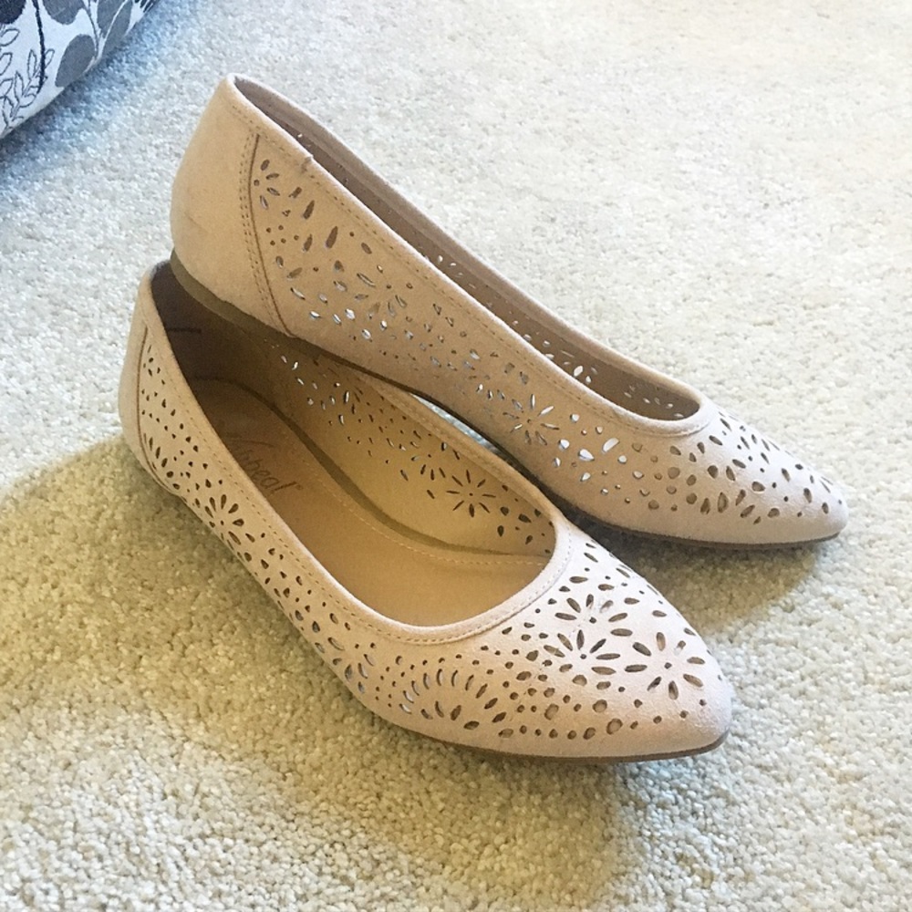 BOHO Beige Flats w/ Pointed Toe